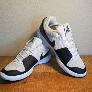 Nike Ja Scratch 2.0 Size 9.5  Athletic Shoes